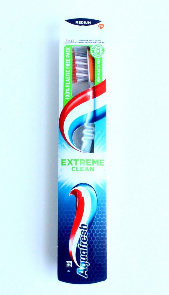 Зубная щётка "Aquafresh" Extreme clean, 1шт medium 31122